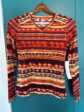 Title Nine Stink Stopper V-Neck Long Sleeve Top W/ Thumb Holes Size XS